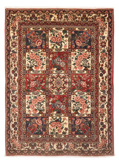 Bakhtiari Rug 137x197cm - Persian Rugs