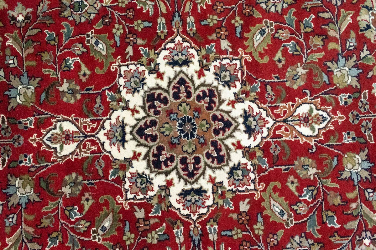 Oriental Rug - 297 x 198 cm - red