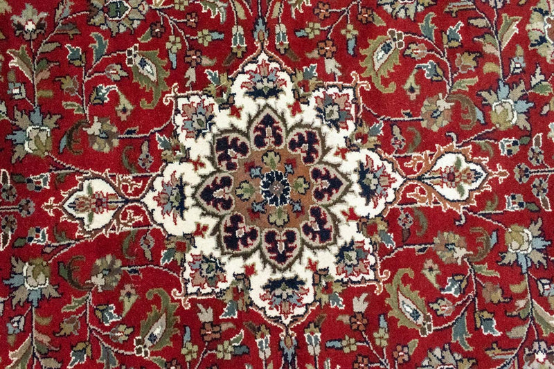 Oriental Rug - 297 x 198 cm - red