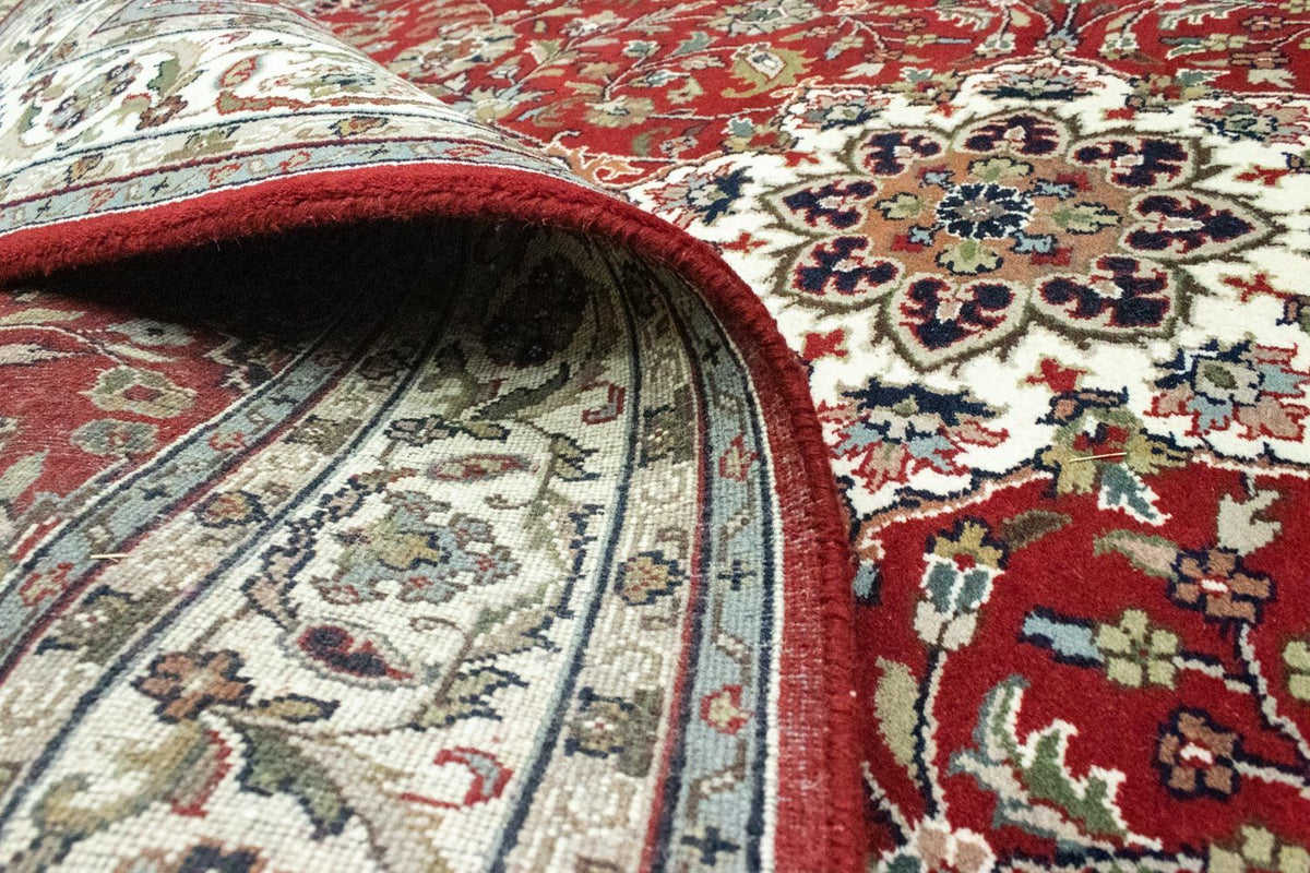 Oriental Rug - 297 x 198 cm - red