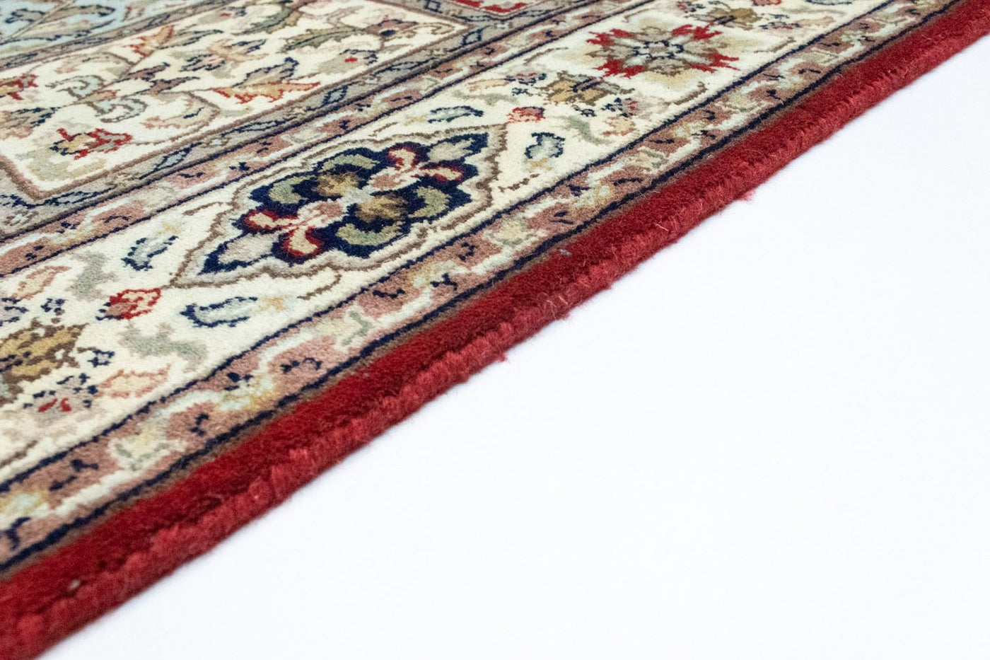 Bakhtiari Rug 203x142cm - Persian Rugs