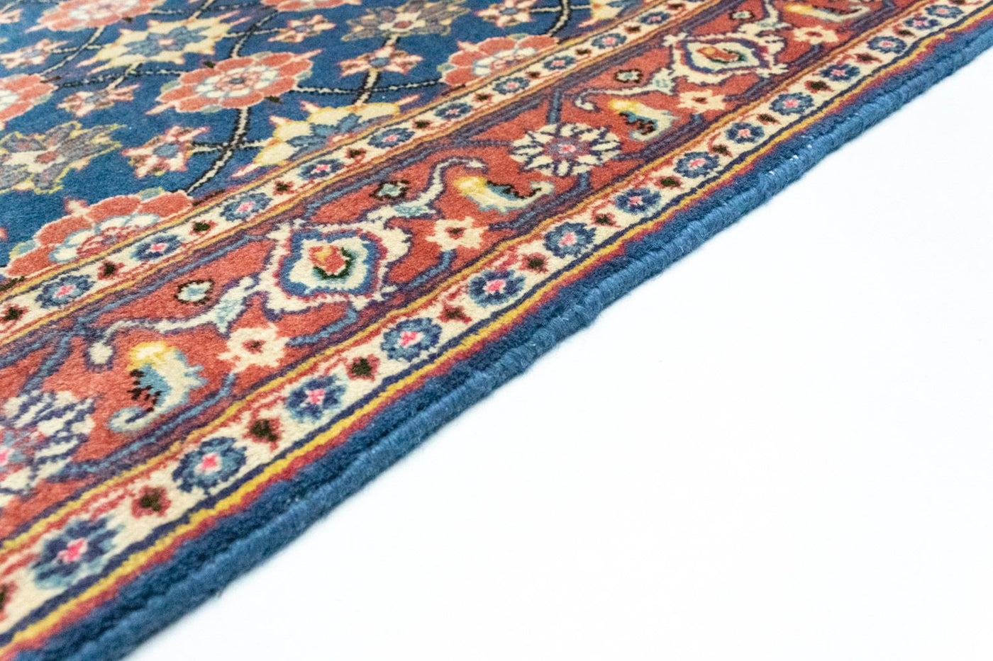 Sarouk Rug 205x121cm - Persian Rugs