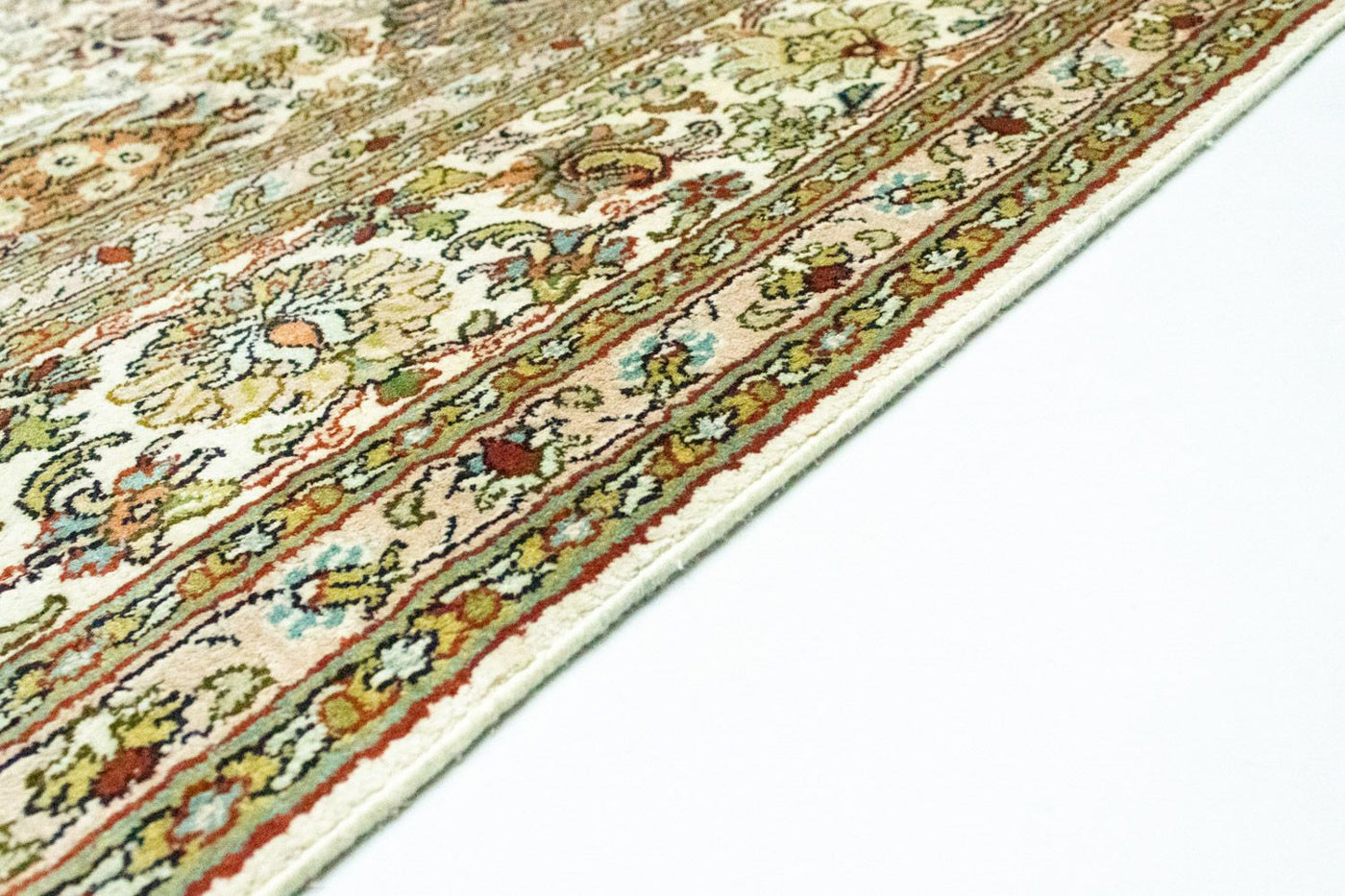 Kashmir Silk Rug 274x184cm - Oriental Rug
