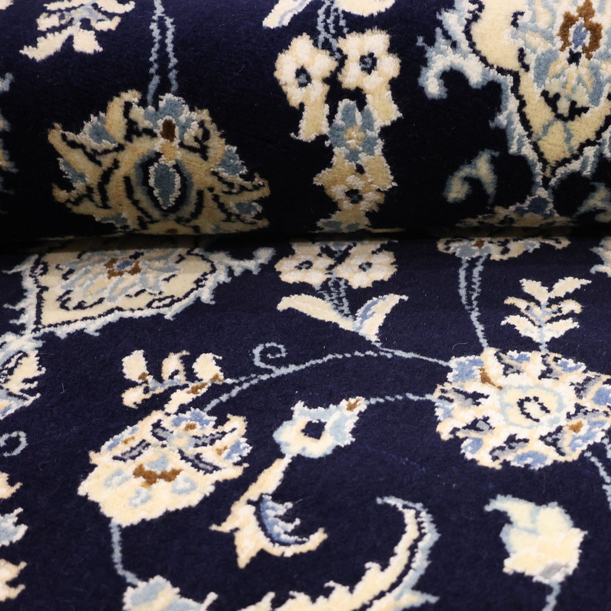 Perser Rug - Nain - Royal - Royal - 136 x 89 cm - dark blue