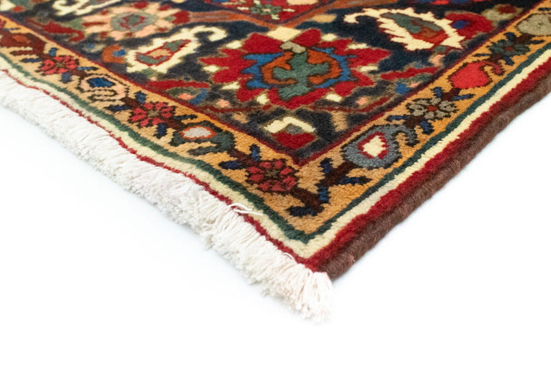 Bakhtiari Rug 306x208cm - Persian Rugs