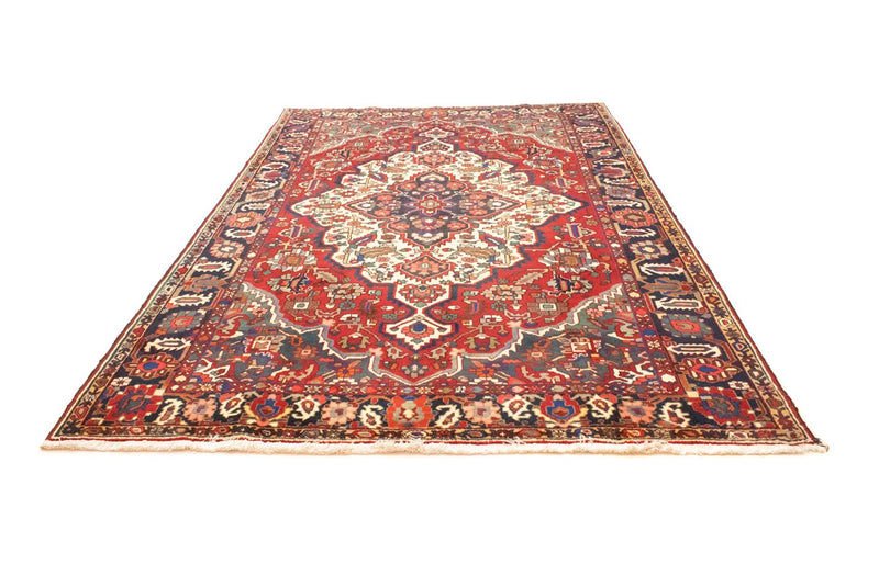 Bakhtiari Rug 306x208cm - Persian Rugs