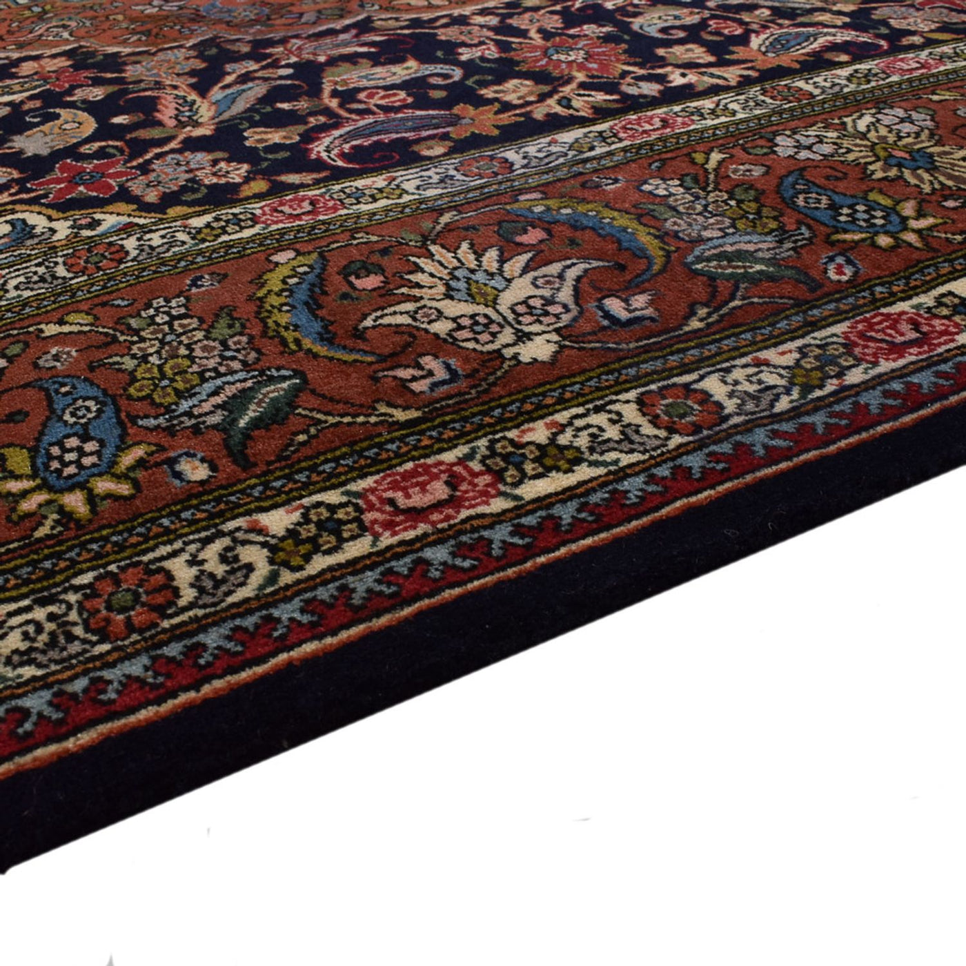 Bakhtiari Rug 289x205cm - Persian Rugs