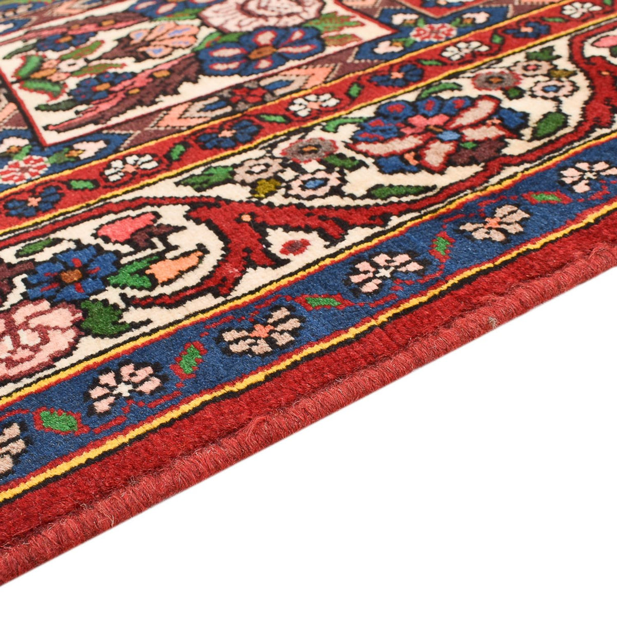 Bakhtiari Rug 133x200cm - Persian Rugs