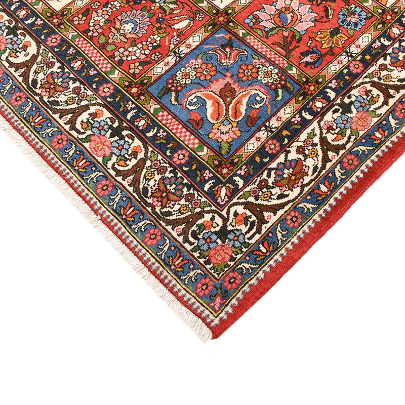 Bakhtiari Rug 138x200cm - Persian Rugs