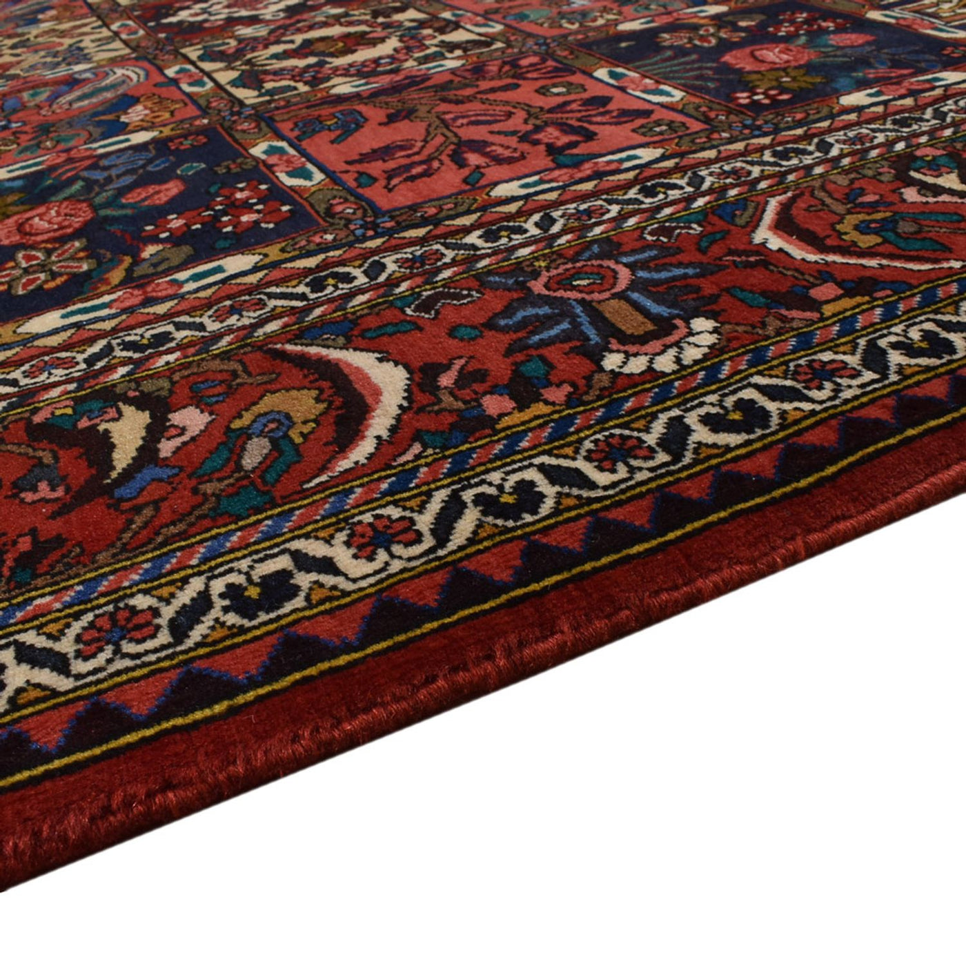 Bakhtiari Rug 315x206cm - Persian Rugs