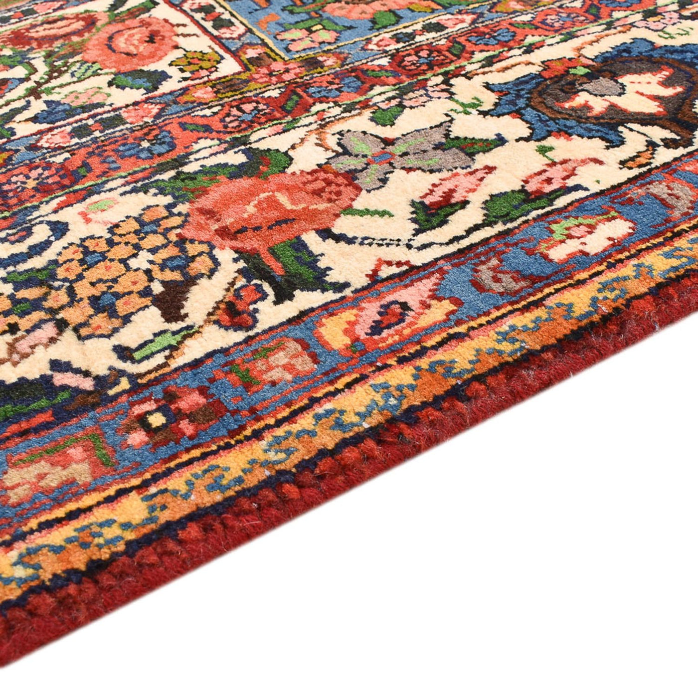 Bakhtiari Rug 241x155cm - Persian Rugs