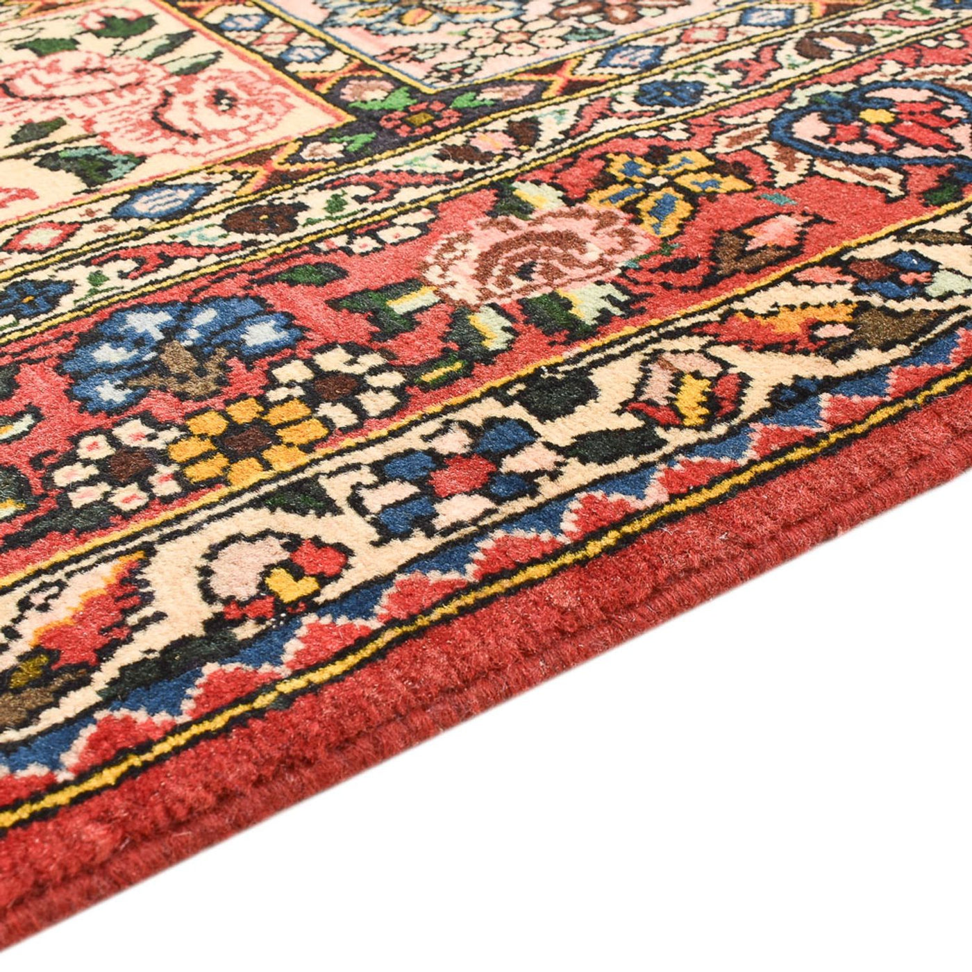 Bakhtiari Rug 239x157cm - Persian Rugs