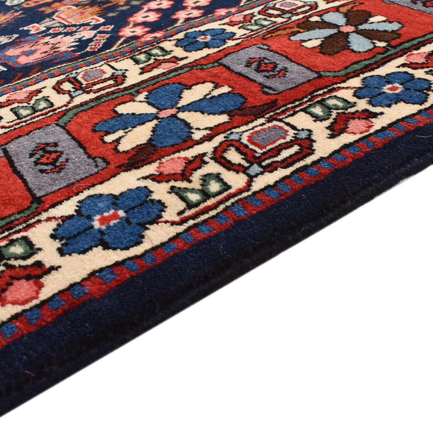 Bakhtiari Rug 206x140cm - Persian Rugs