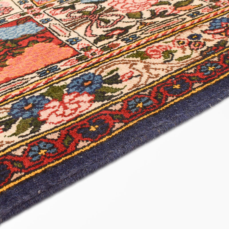 Bakhtiari Rug 189x120cm - Persian Rugs