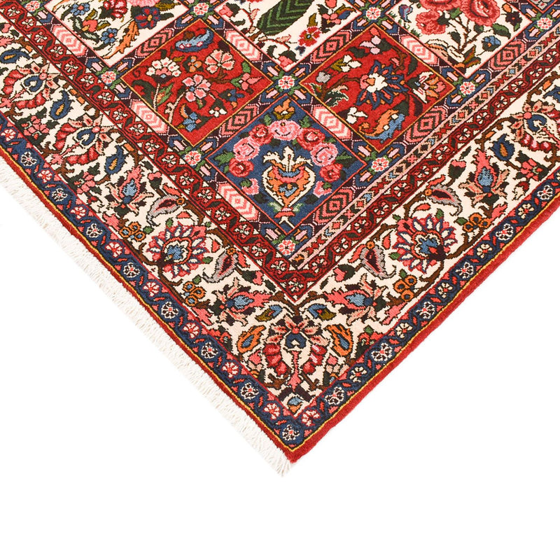 Bakhtiari Rug 133x208cm - Persian Rugs