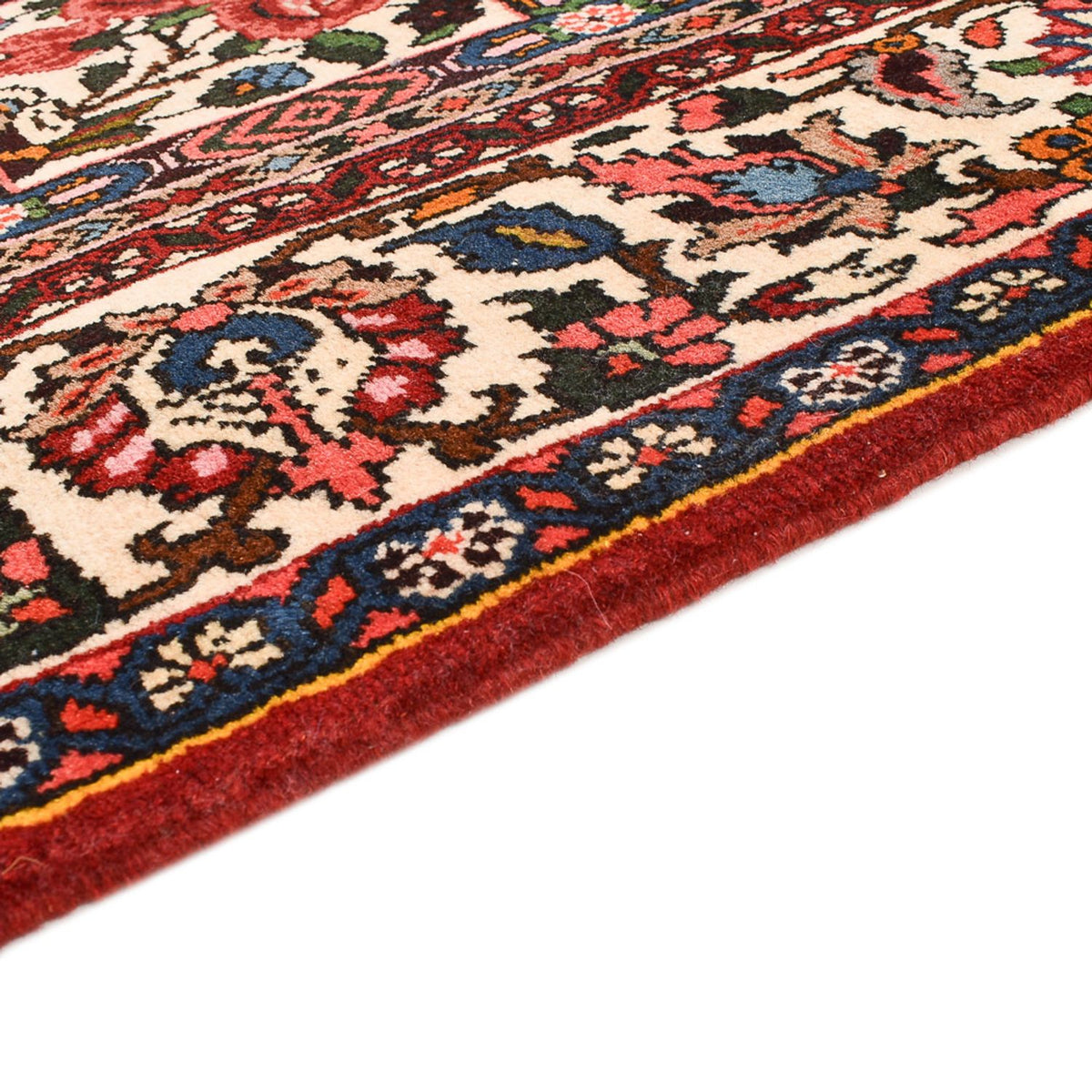 Bakhtiari Rug 133x208cm - Persian Rugs