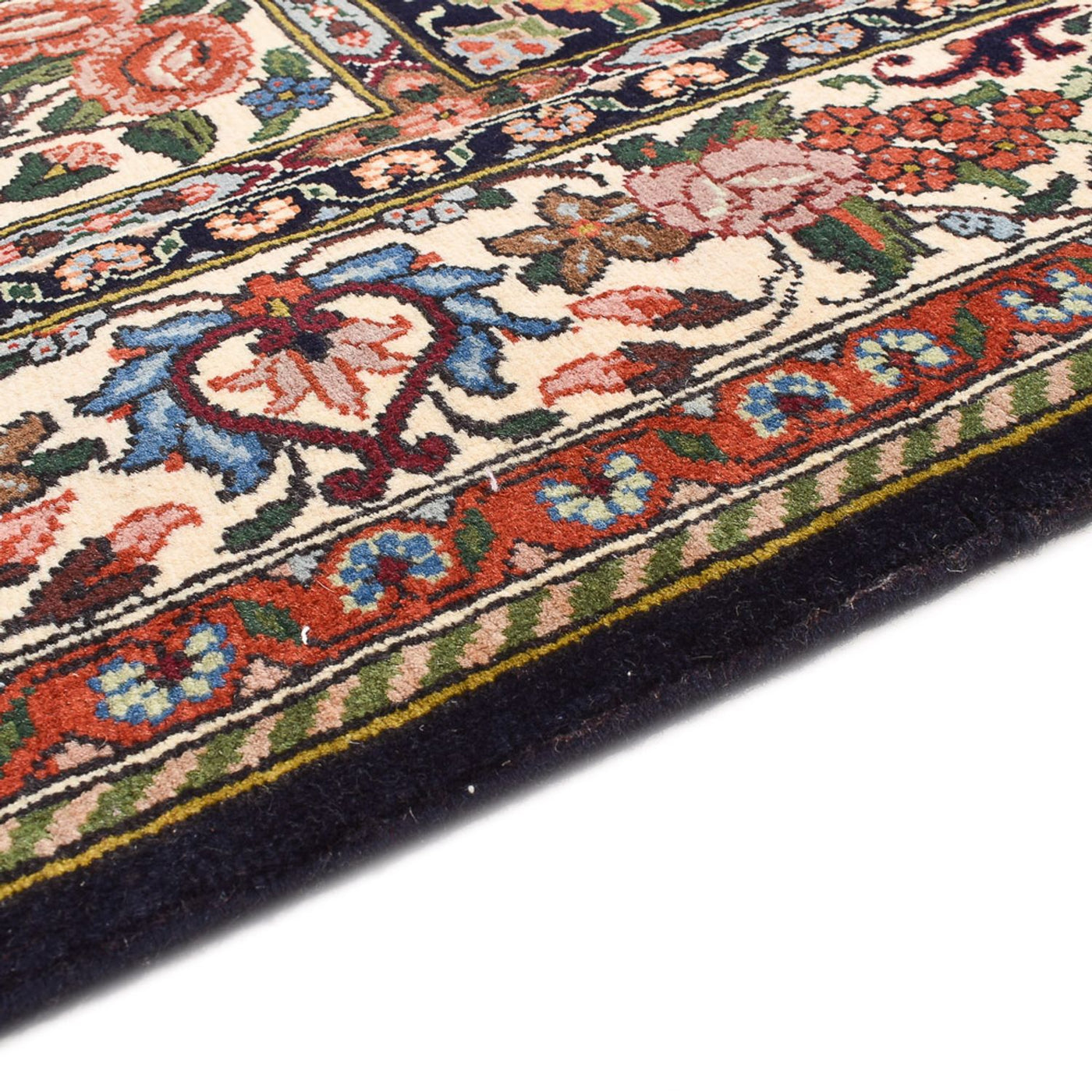 Bakhtiari Rug 245x155cm - Persian Rugs