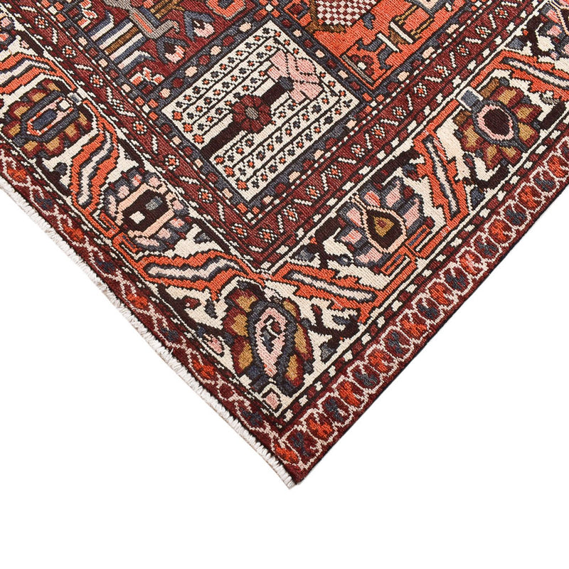 Bakhtiari Rug 307x210cm - Persian Rugs