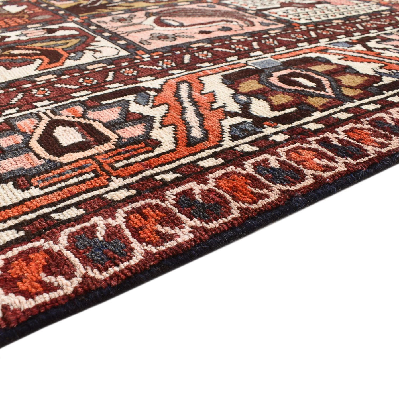 Bakhtiari Rug 307x210cm - Persian Rugs