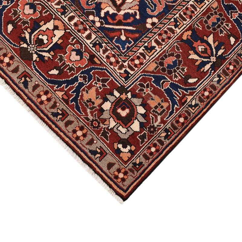 Bakhtiari Rug 313x210cm - Persian Rugs