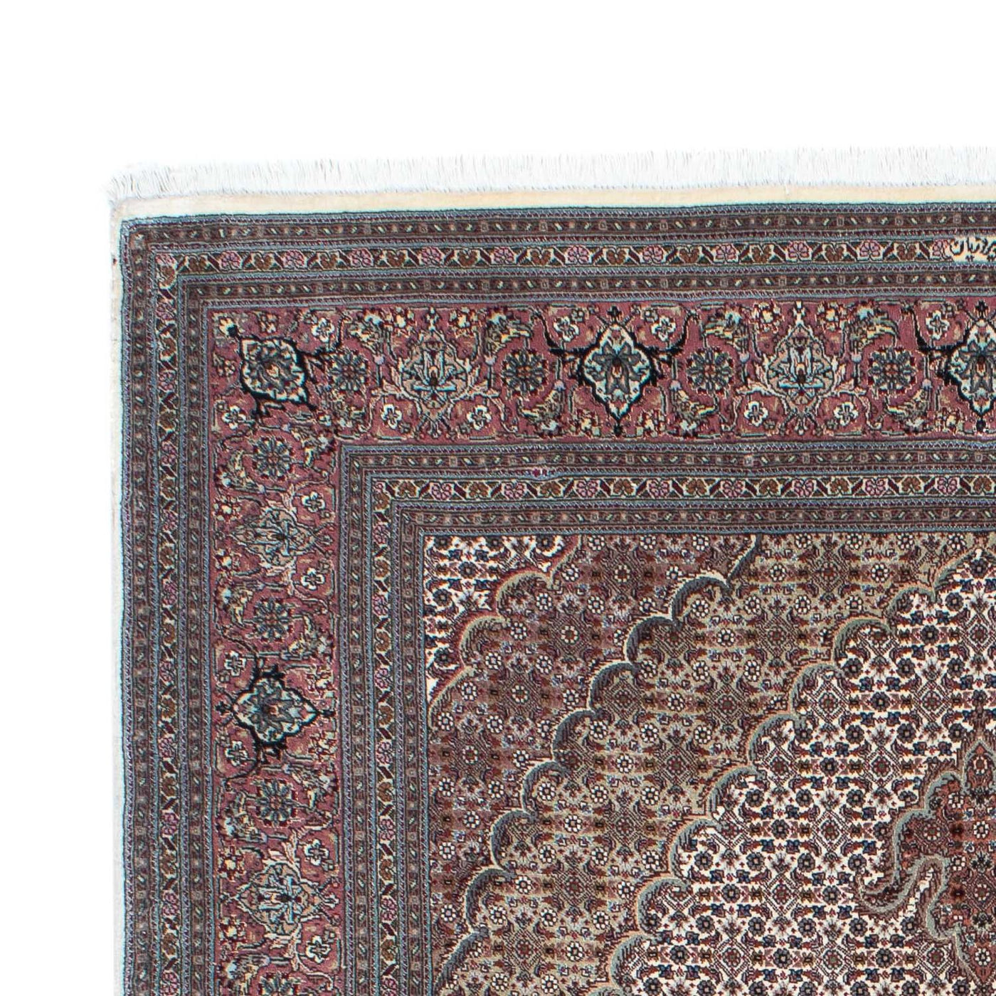 Tabriz Rug 209x153cm - Persian Rugs