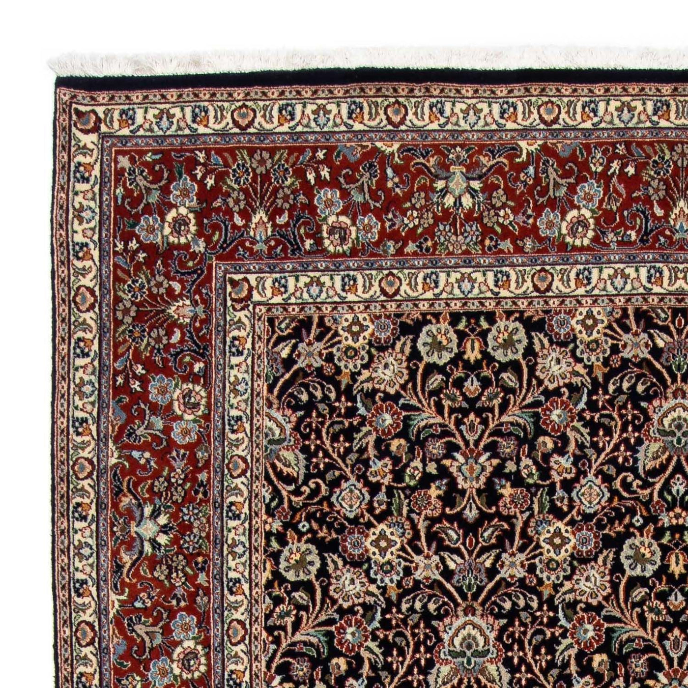 Moud Rug 234x176cm - Persian Rugs
