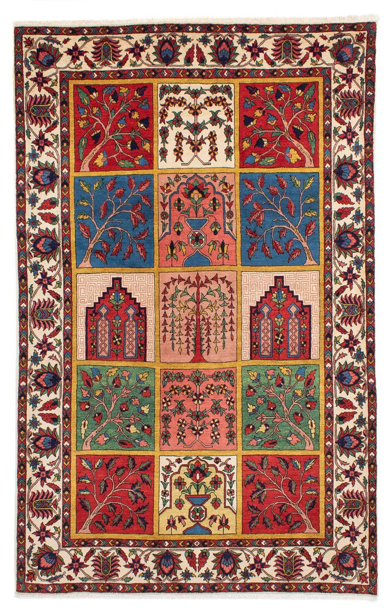 Bakhtiari Rug 311x198cm - Persian Rugs