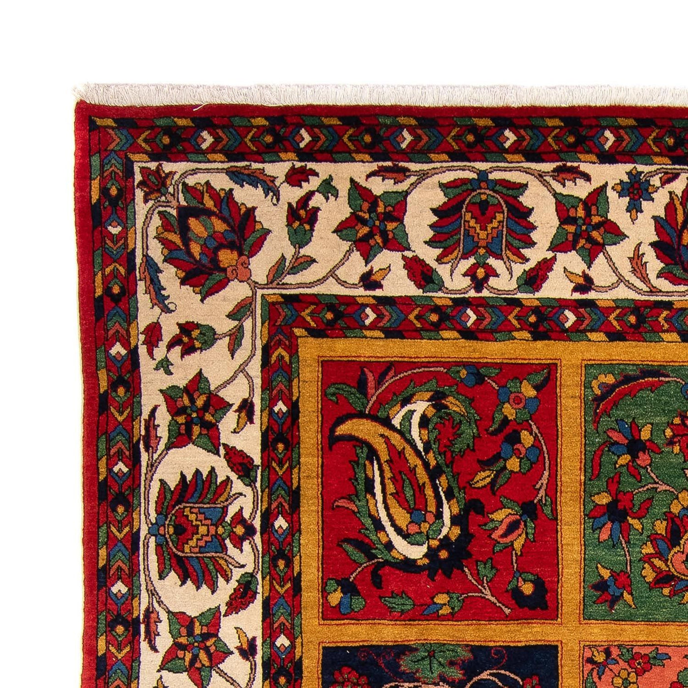 Bakhtiari Rug 361x246cm - Persian Rugs