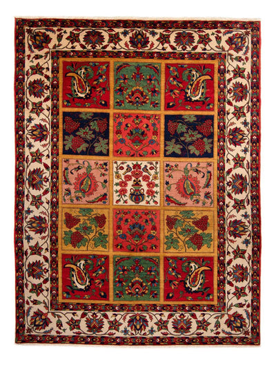 Bakhtiari Rug 250x335cm - Persian Rugs