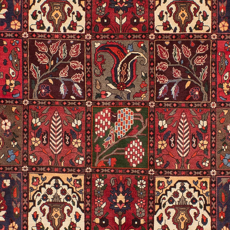 Bakhtiari Rug 310x210cm - Persian Rugs