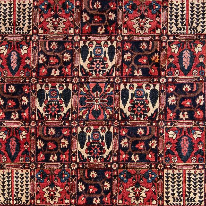 Bakhtiari Rug 360x257cm - Persian Rugs