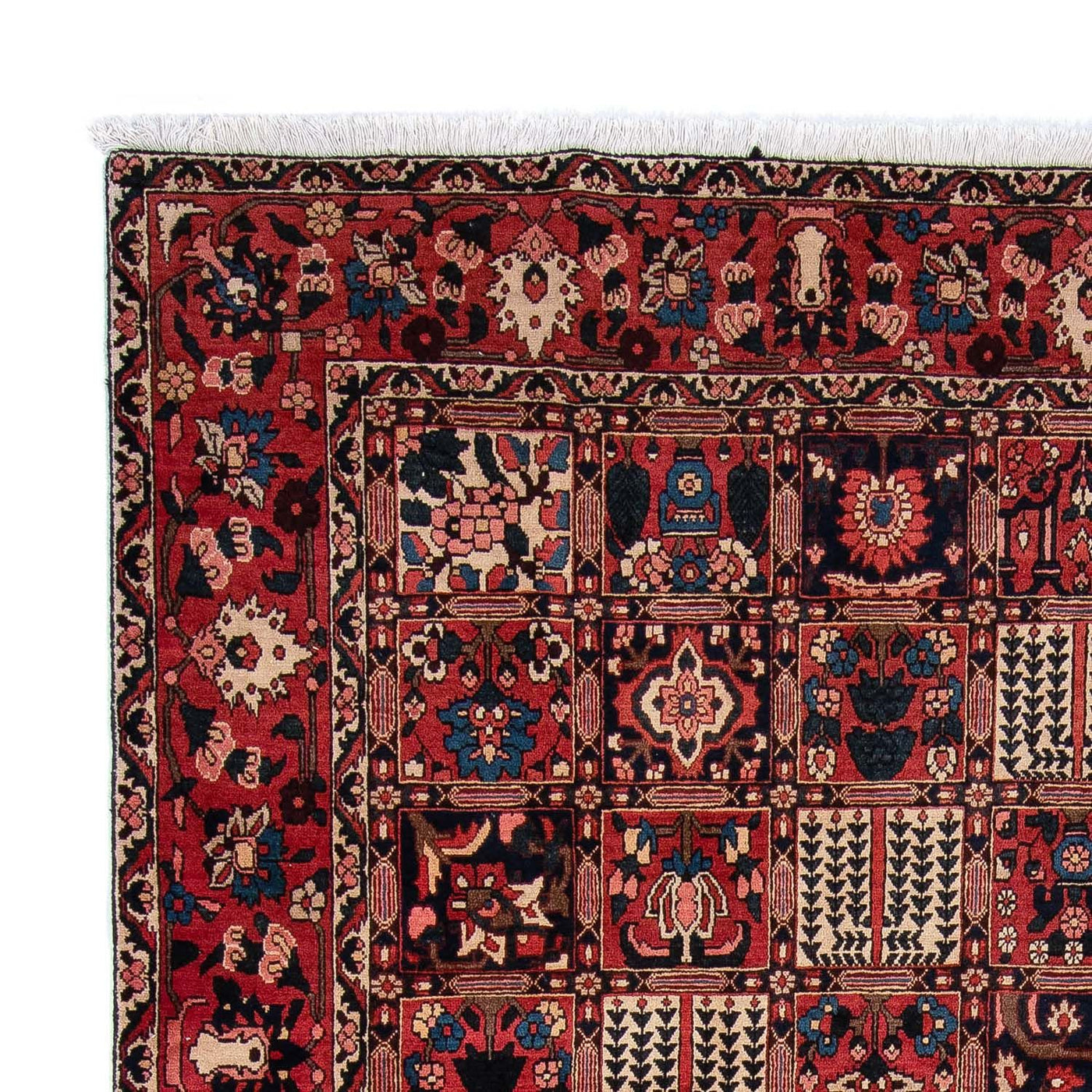 Bakhtiari Rug 360x257cm - Persian Rugs