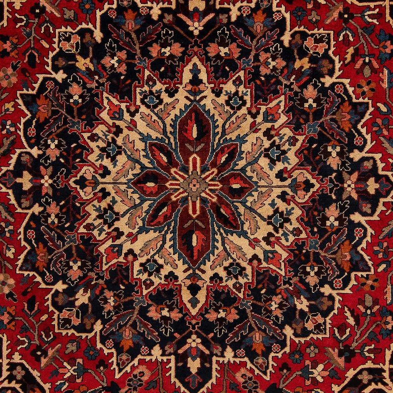 Bakhtiari Rug 312x364cm - Persian Rugs