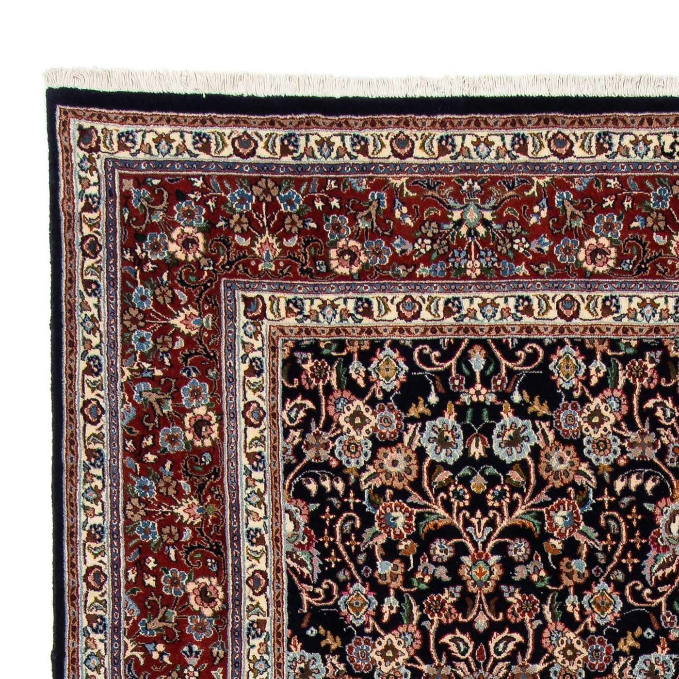 Moud Rug 235x178cm - Persian Rugs