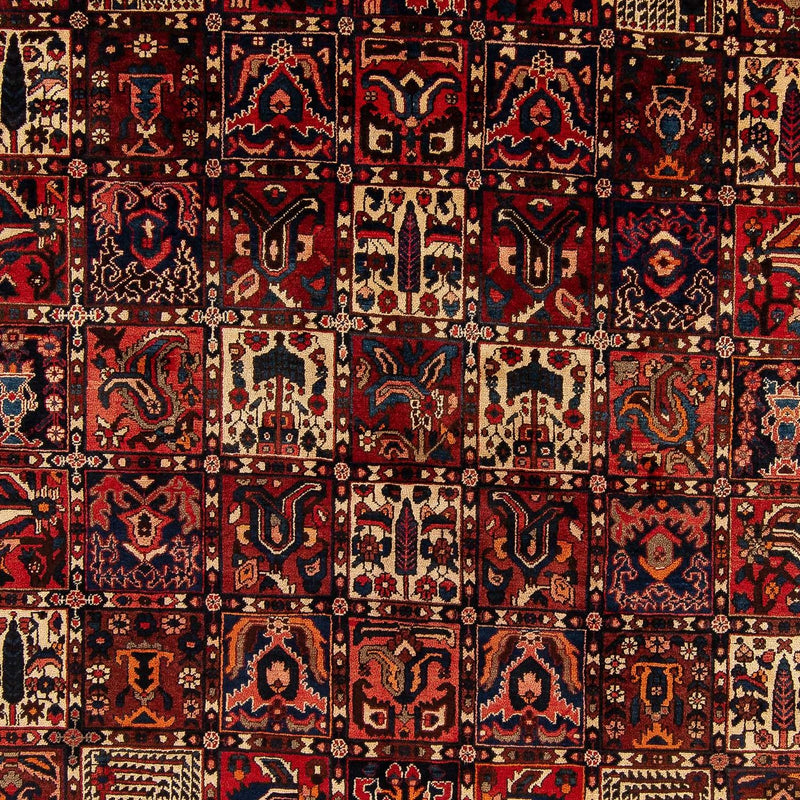 Bakhtiari Rug 305x374cm - Persian Rugs