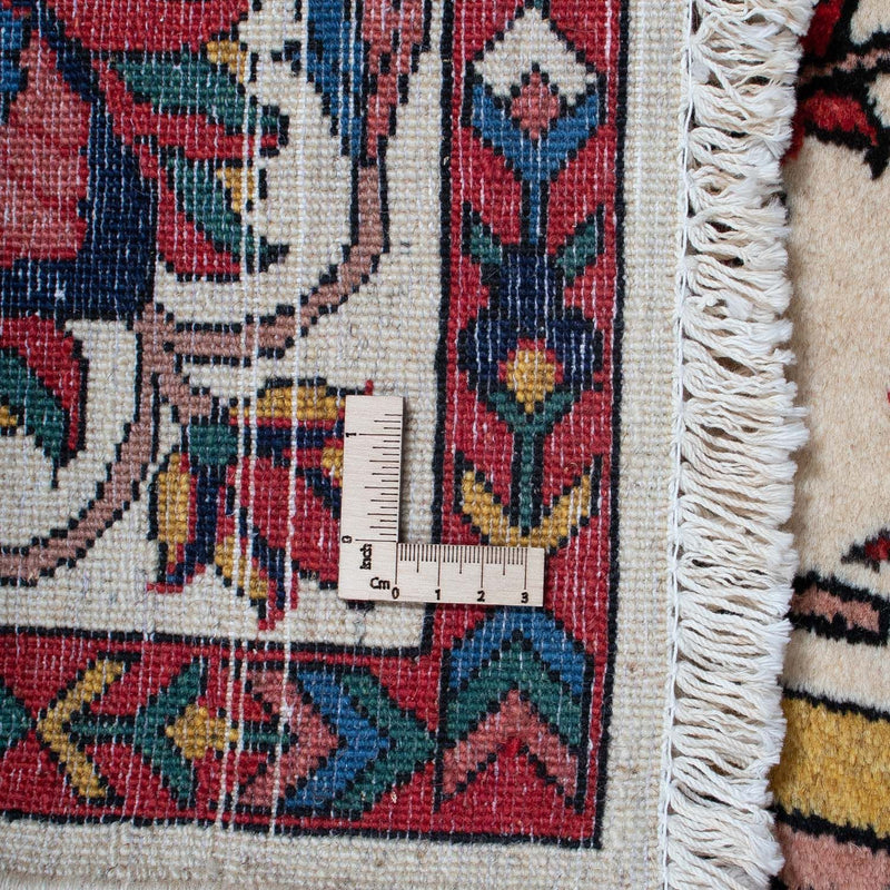 Bakhtiari Rug 311x198cm - Persian Rugs