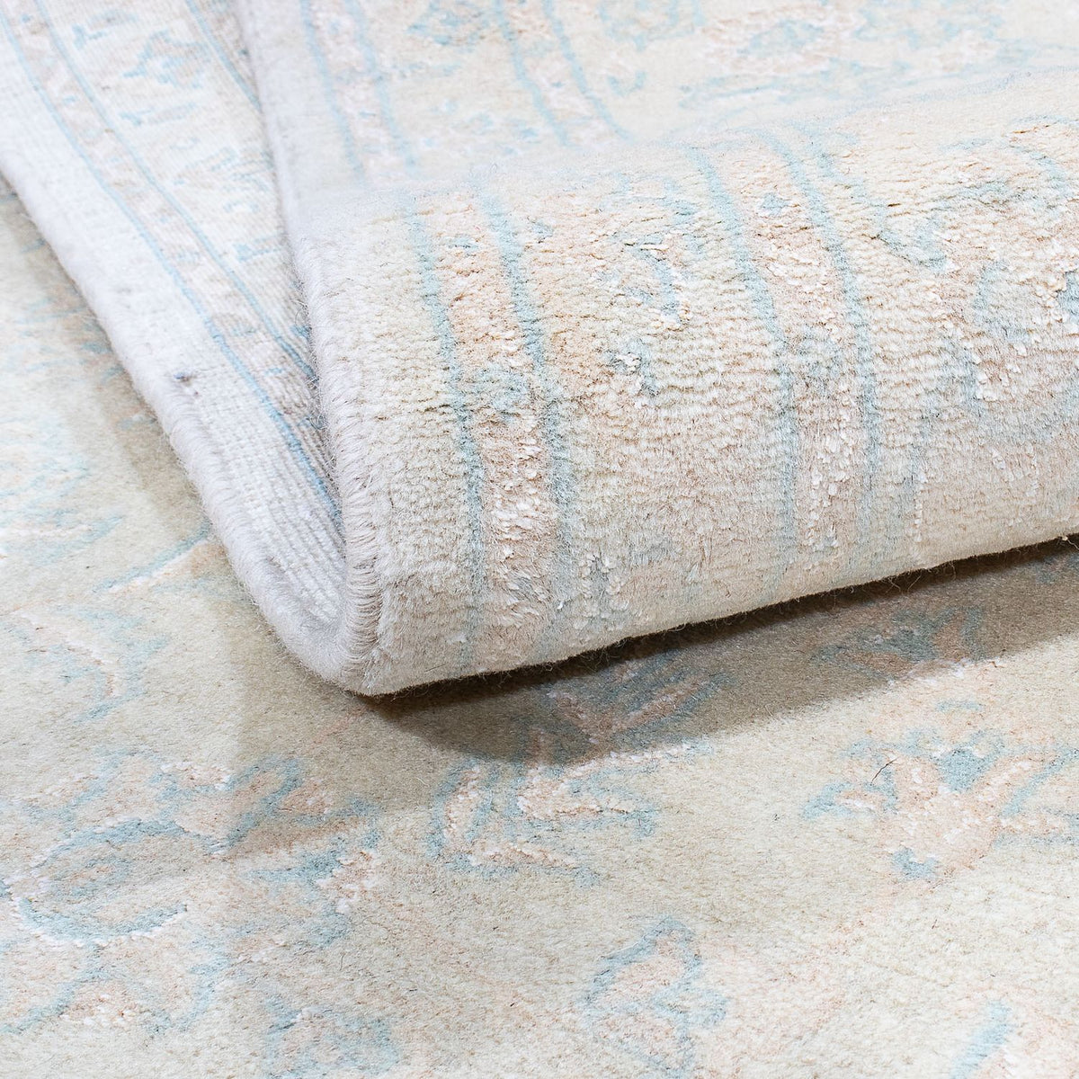 Nain Rug 198x300cm - Persian Rugs