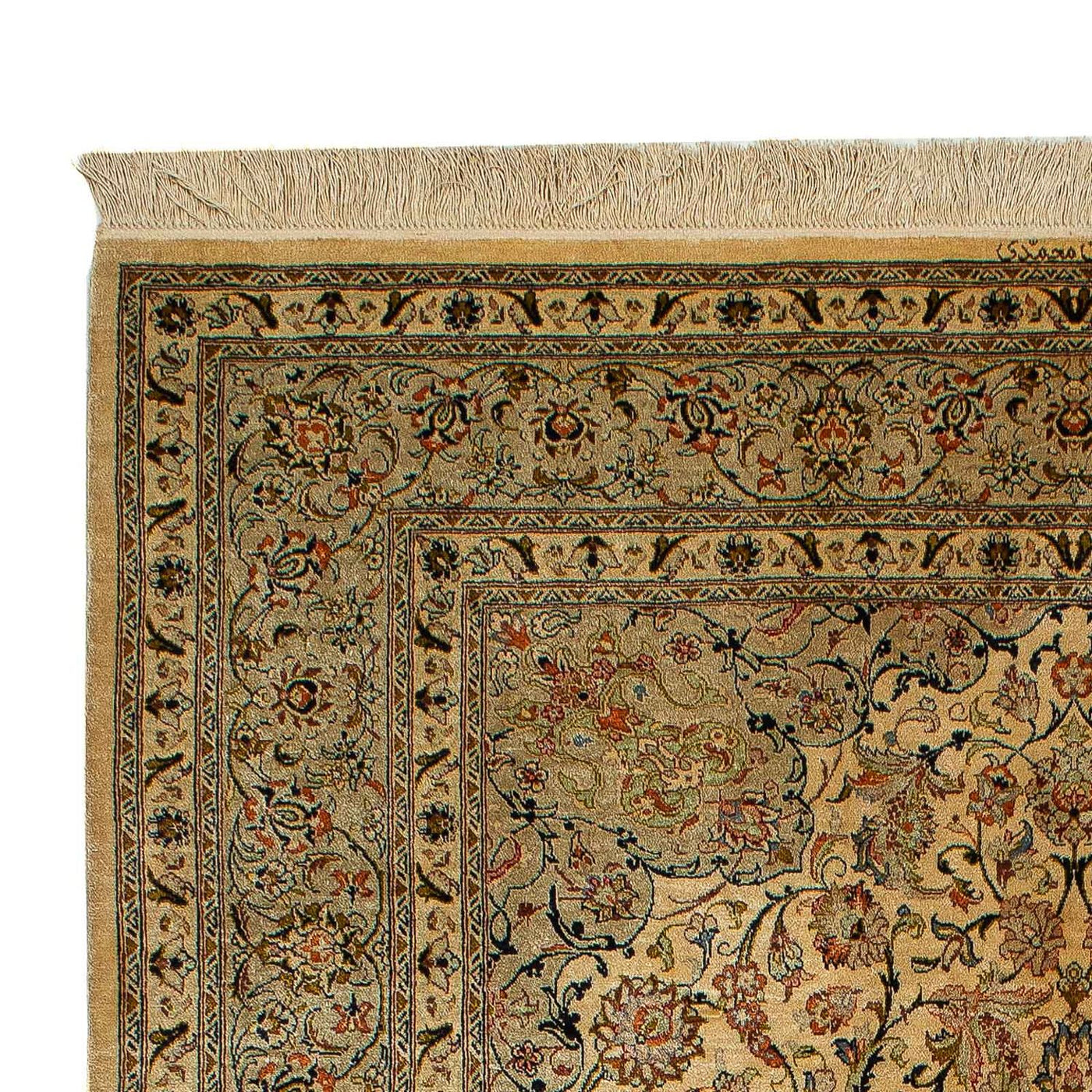 Qom Rug 204x129cm - Persian Rugs