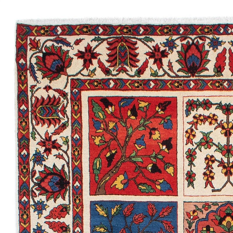 Bakhtiari Rug 202x330cm - Persian Rugs