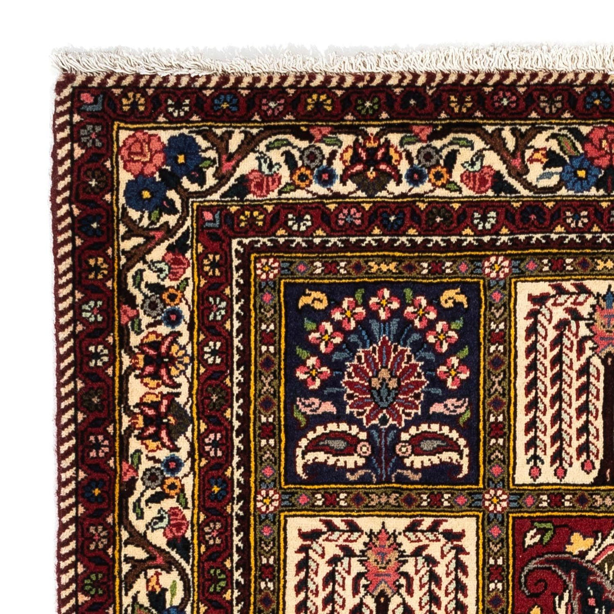 Bakhtiari Rug 108x158cm - Persian Rugs