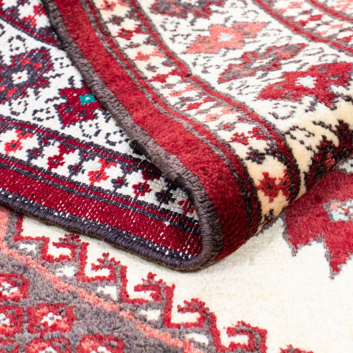Turkaman Rug - 133 x 92 cm - dark red