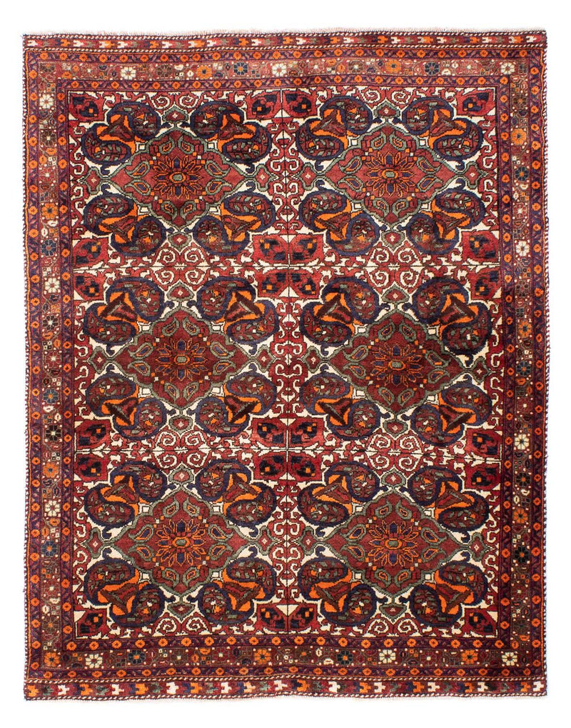 Bakhtiari Rug 198x150cm - Persian Rugs