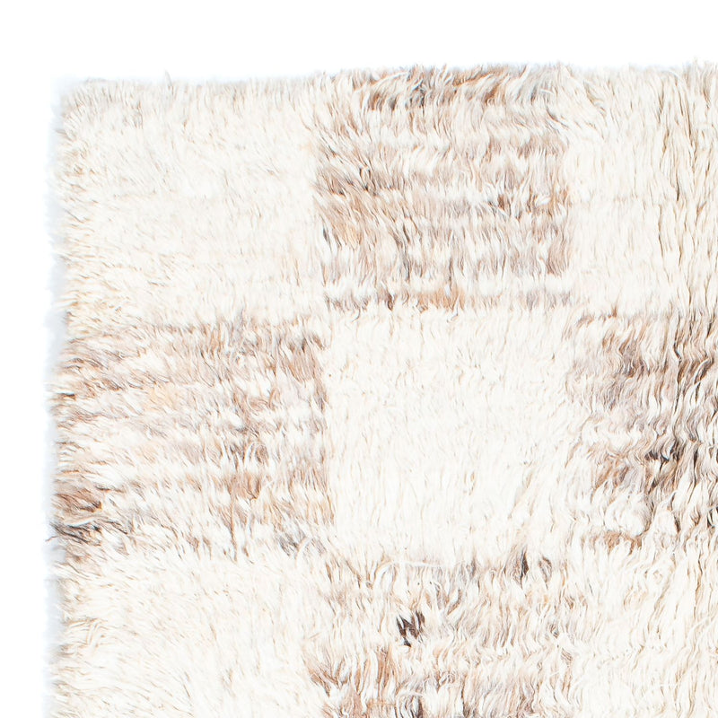 High-Pile Rug - 252 x 172 cm - beige