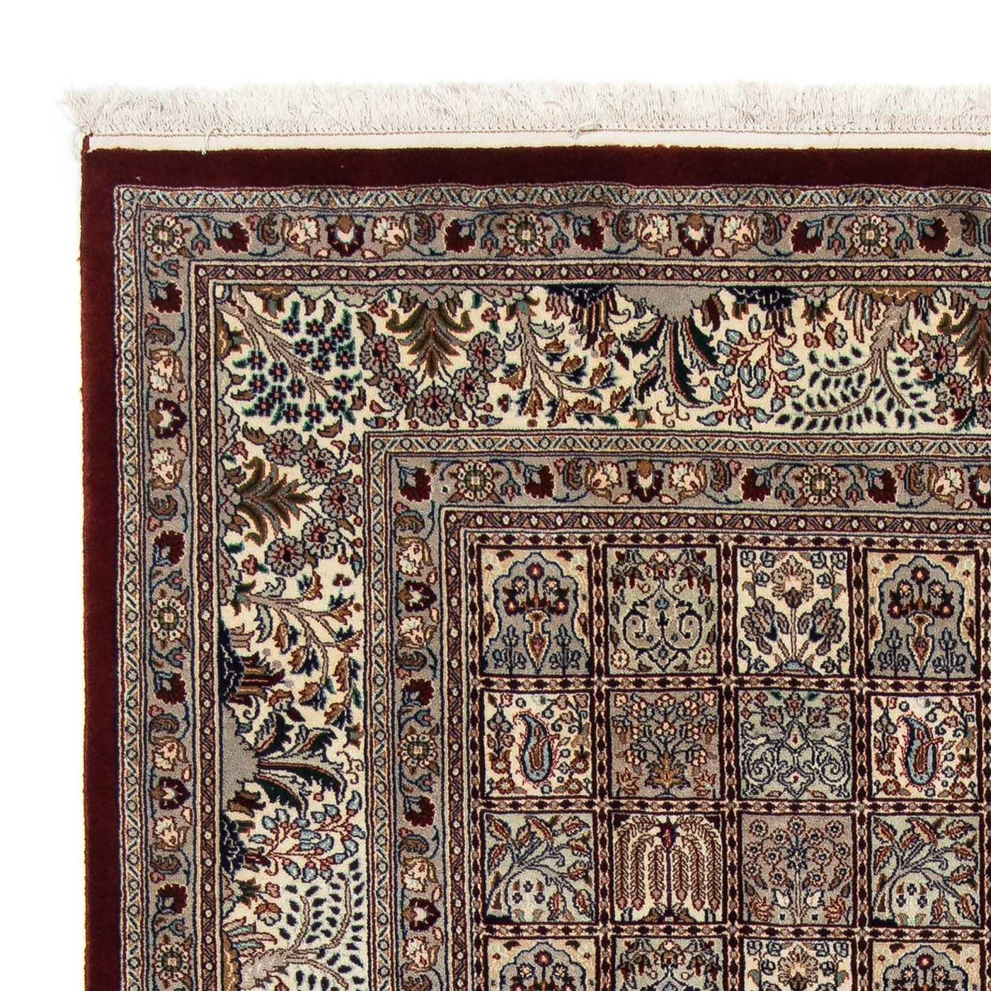 Moud Rug 231x181cm - Persian Rugs
