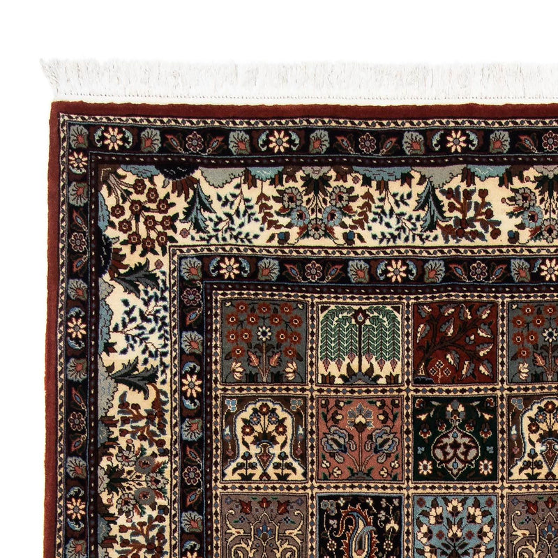 Moud Rug 241x182cm - Persian Rugs