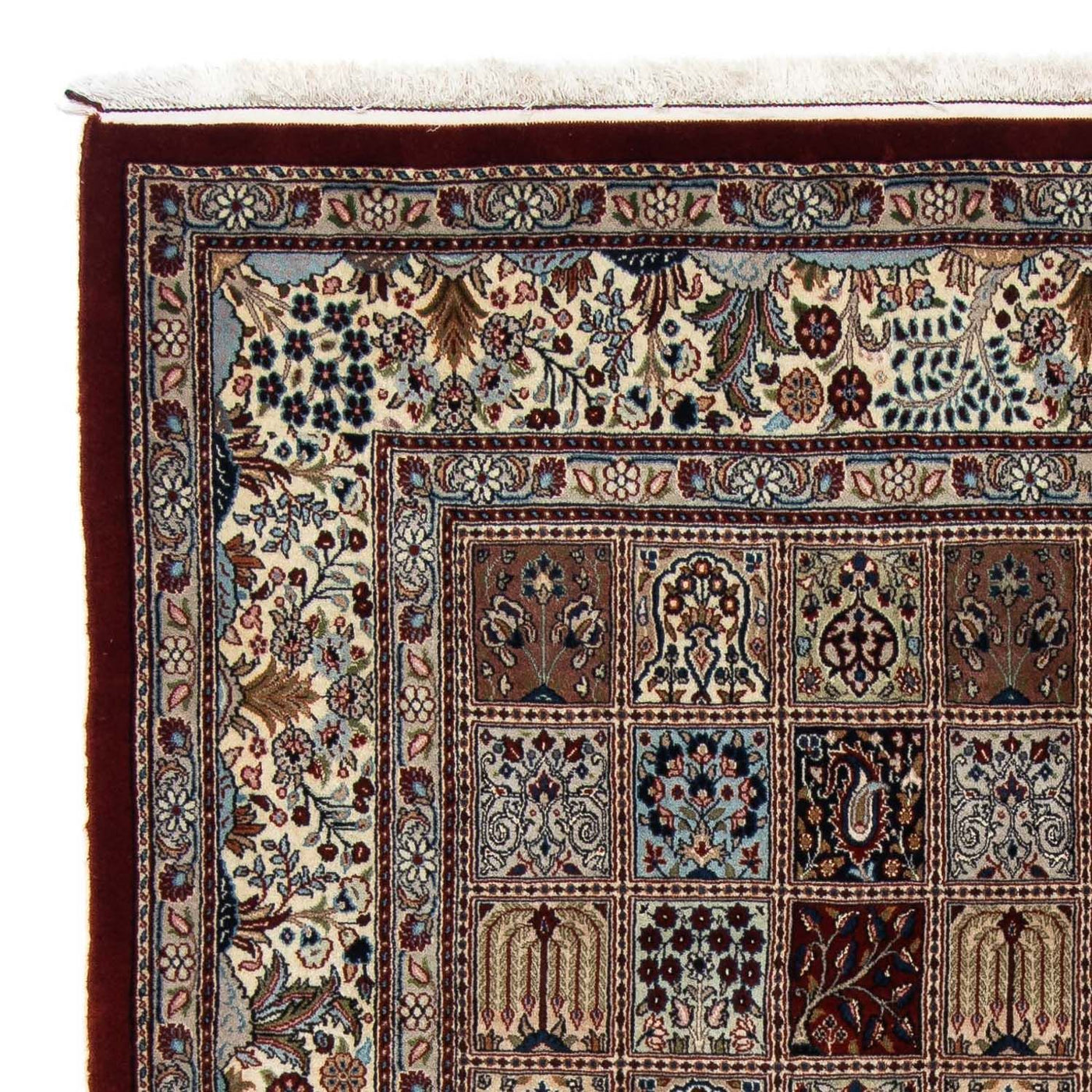 Moud Rug 225x181cm - Persian Rugs