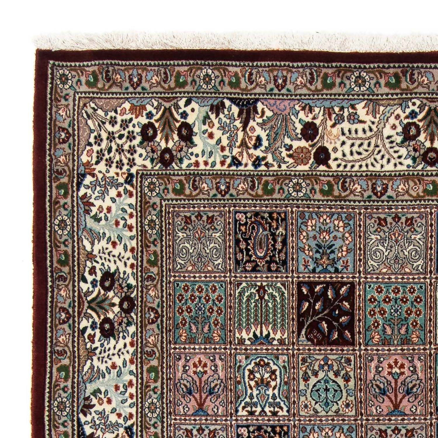 Moud Rug 236x177cm - Persian Rugs