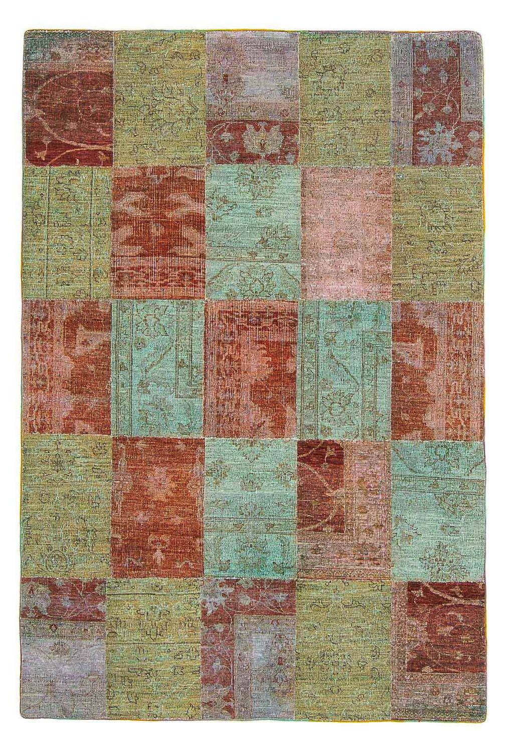 Patchwork Rug - 223 x 150 cm - multicolored