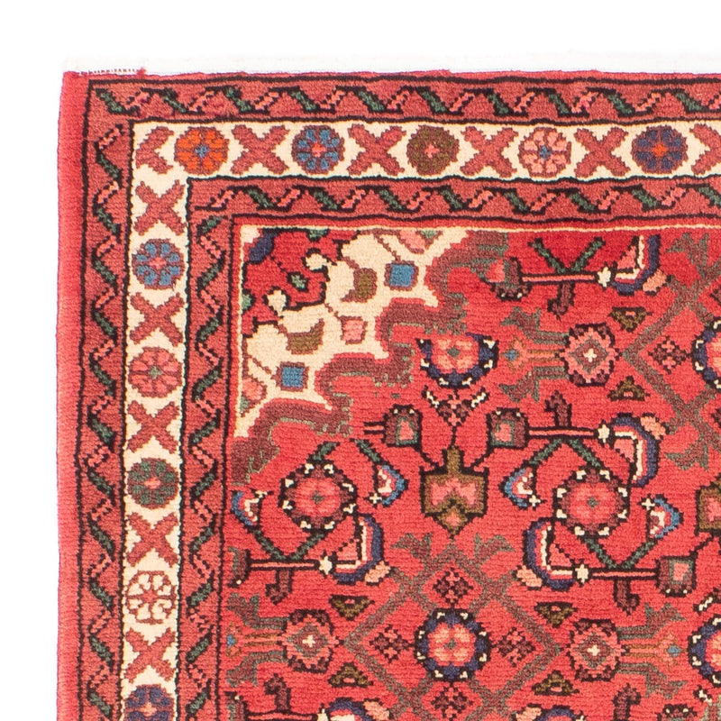 Hosseinabad Rug 140x106cm - Persian Rugs