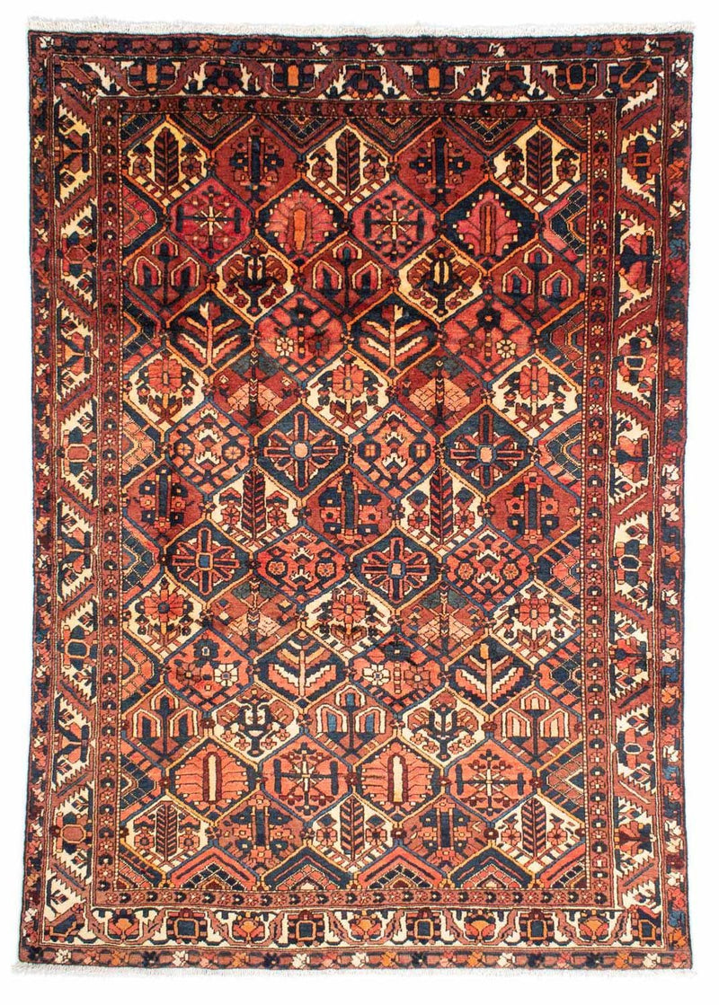 Bakhtiari Rug 209x313cm - Persian Rugs